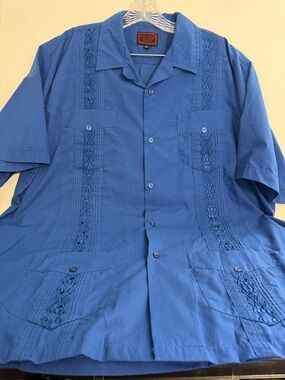 Maximos Yucatan Mexico Men’s Blue Embroidered Cuban Shirt